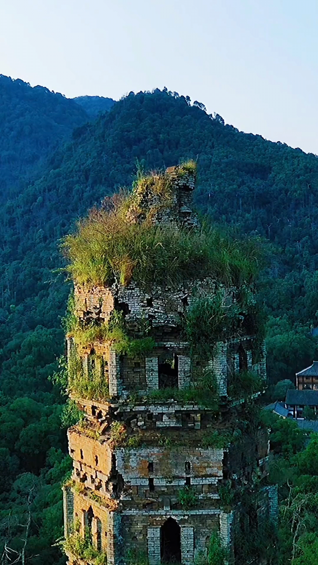 饱经风雨的国清寺隋塔,经历千年而依旧巍然屹立