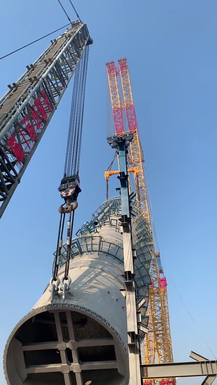 吊装界王者#4000吨履带吊,第一吊正在进行中
