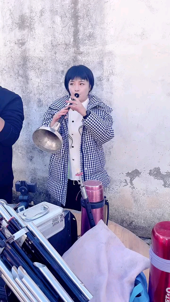 段莎莎不光唢呐吹的好人也漂亮