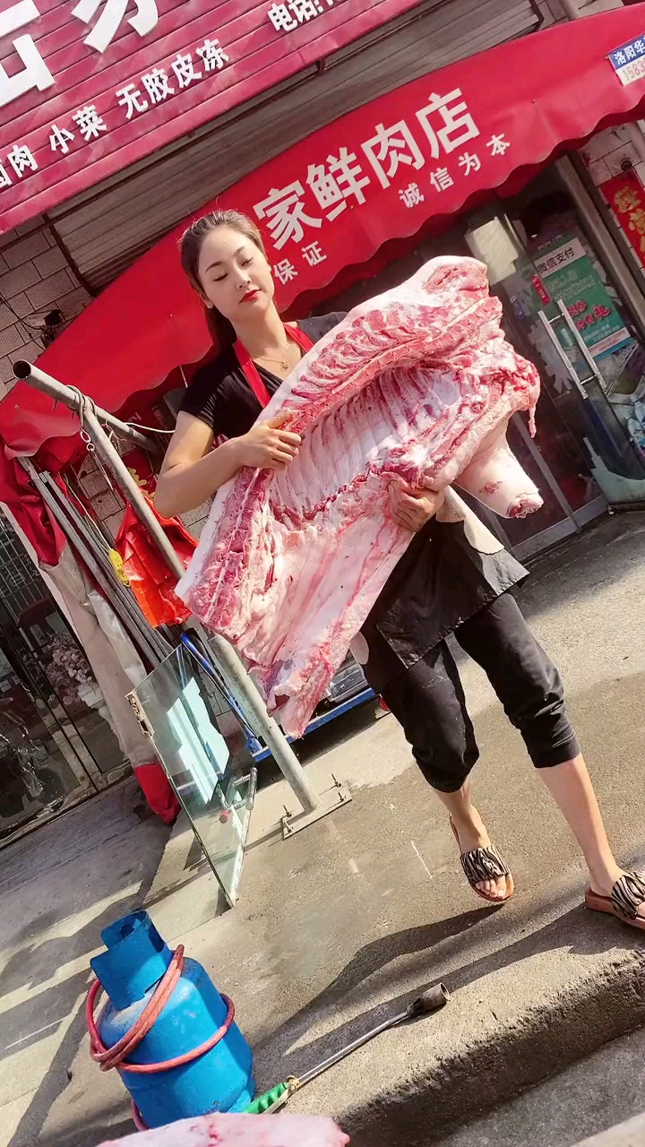 我要上热门#猪肉西施,公主抱