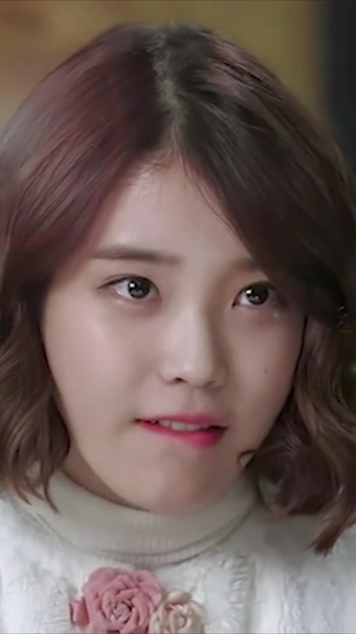 咬嘴唇#iu#iu李知恩