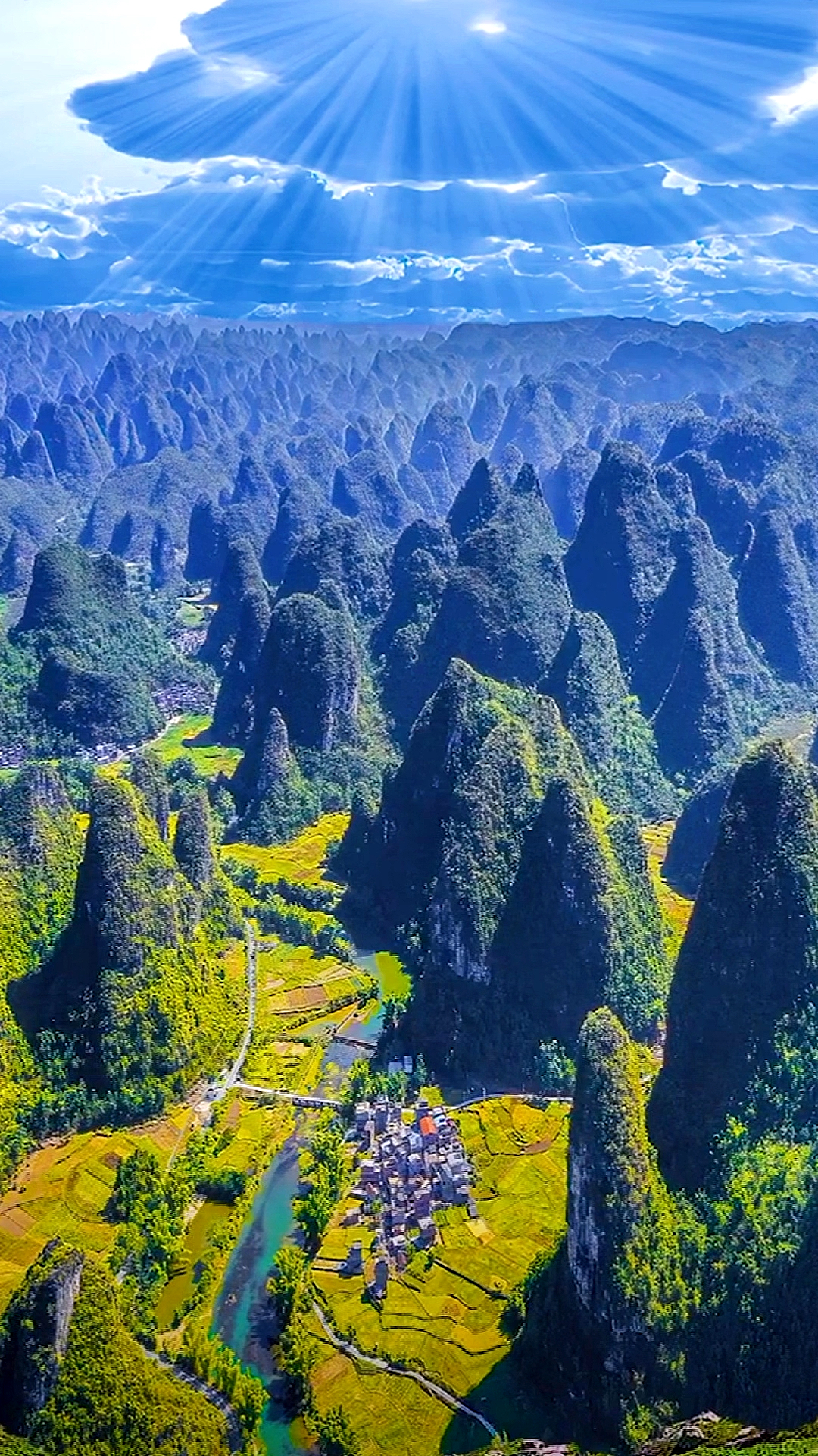 带上全民去旅行#十万大山位于广西西部,分布于钦州,防城,上思,宁玫热