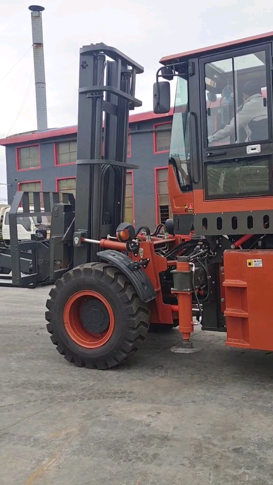 两头忙,巨浪叉吊一体机,多功能铲挖一体机