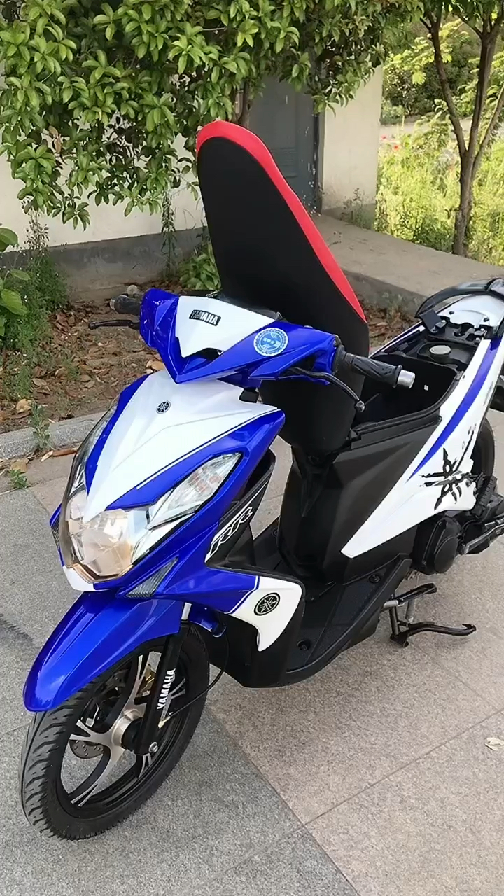 雅马哈弯刀!喜欢机车的朋友们关注一下