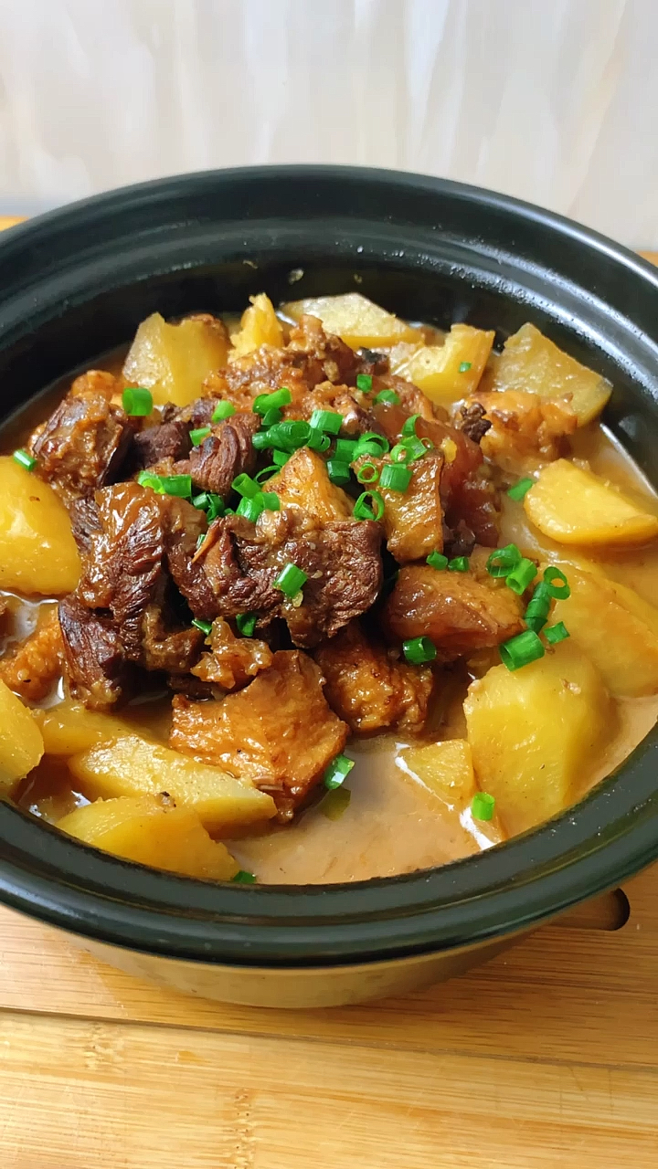美食#土豆炖牛肉这样做,不腥不柴,入味好吃!-度小视