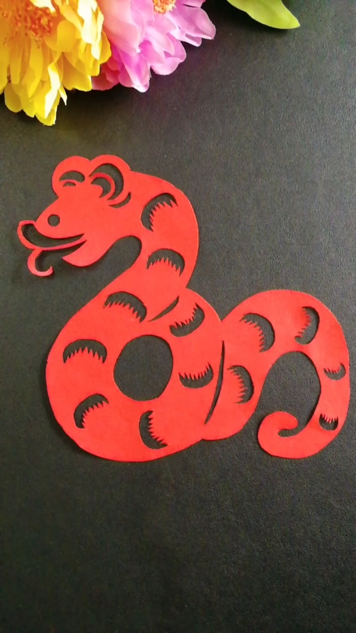 手工剪纸#手工剪纸12生肖蛇,单剪款2.