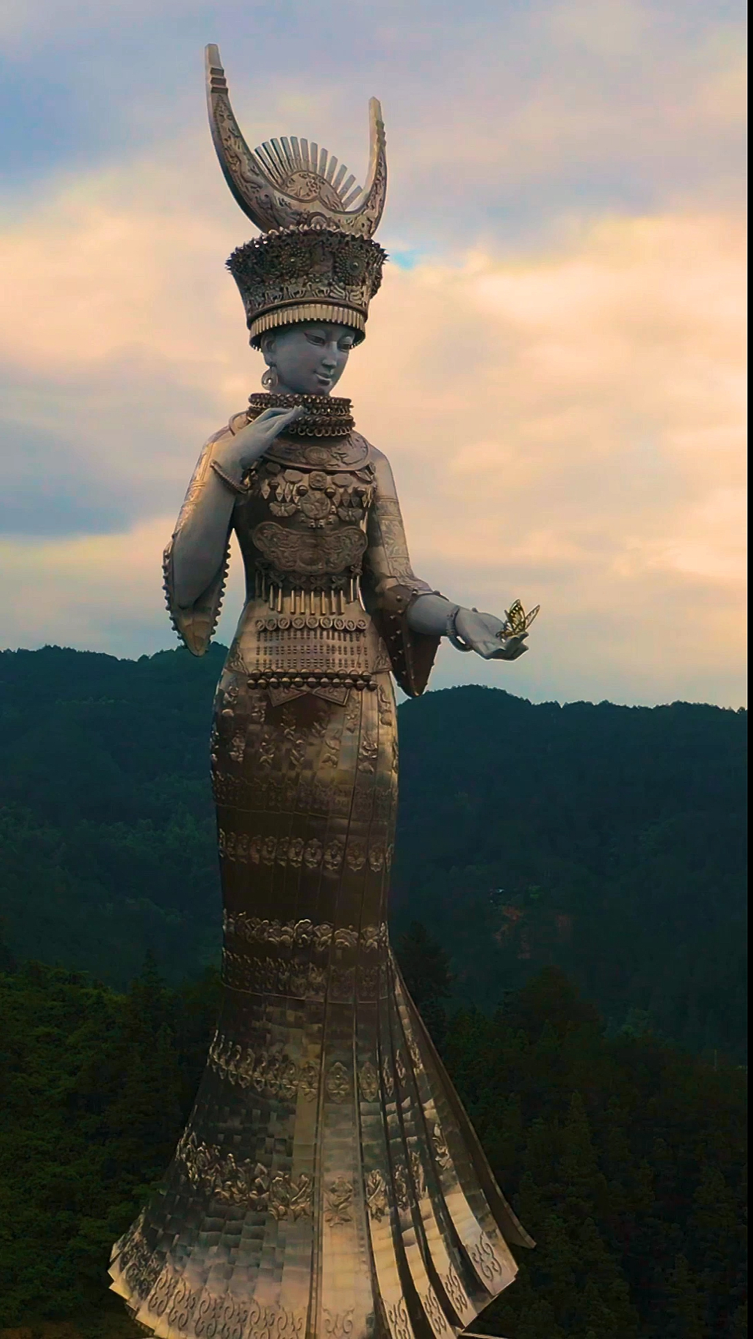 仰阿莎,苗族女神,位于贵州剑河.