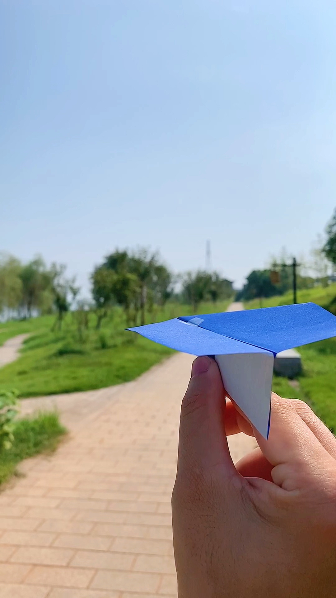 手工制作这苏珊纸飞机也太能飞了吧
