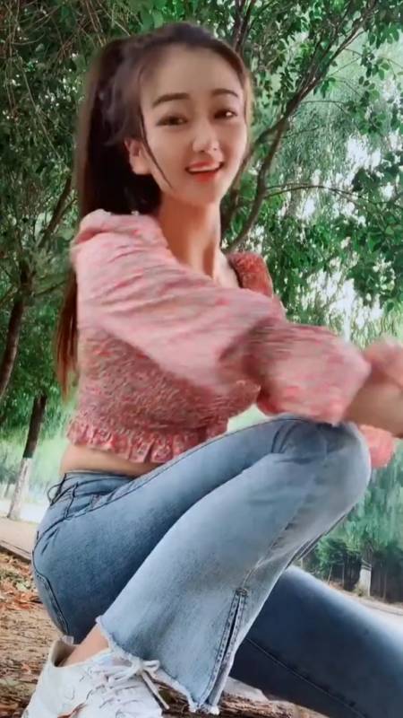 性感美女#还记得我这个170的大长腿农村丫头吗?嗨,你好吗?丫头素颜