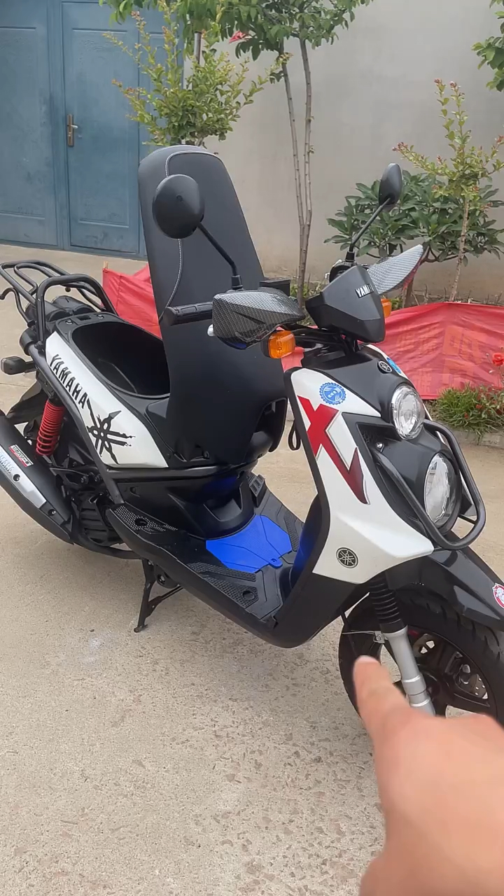 雅马哈鸭子!喜欢机车的朋友们关注一下!