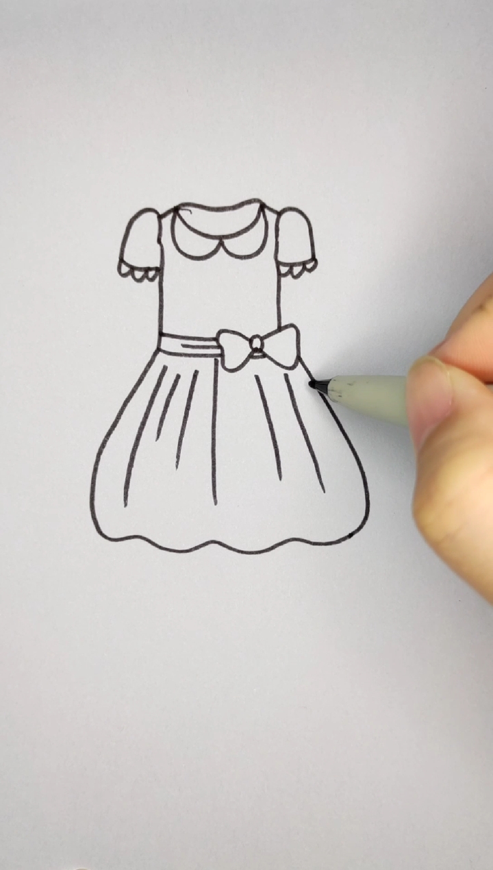 裙子的简笔画简单图片