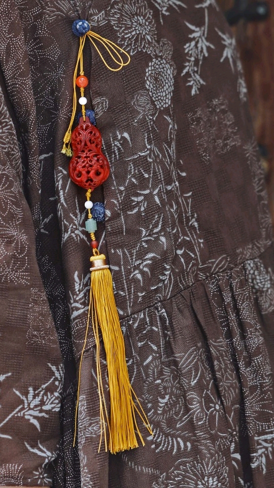 音为有你紫檀福禄安泰香囊挂件葫芦式镂空狗子连喊带比划叫伙伴出去玩