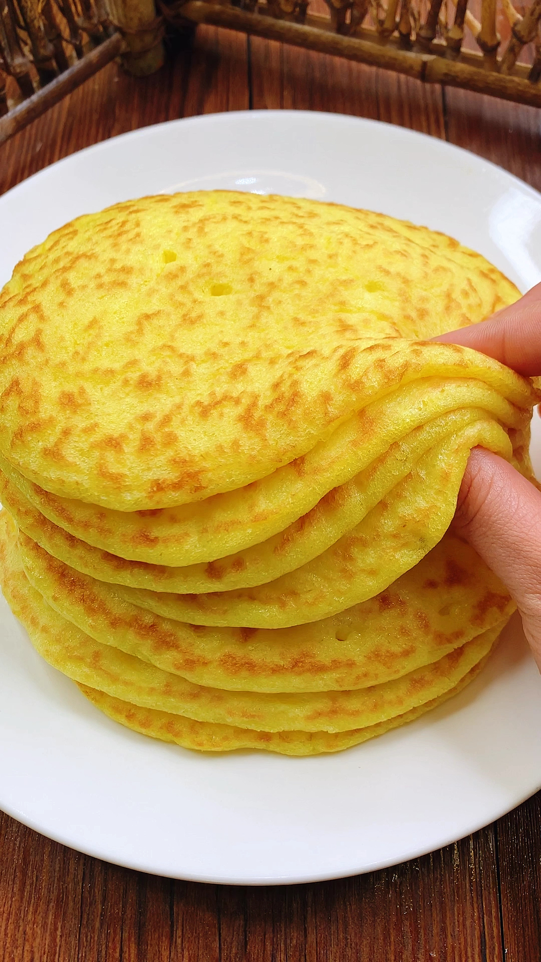 家乡特色美食玉米饼这样做松软香甜