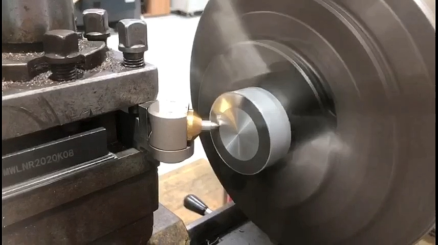 滚压刀想要达到镜面效果嘛试试金刚石滚压刀吧