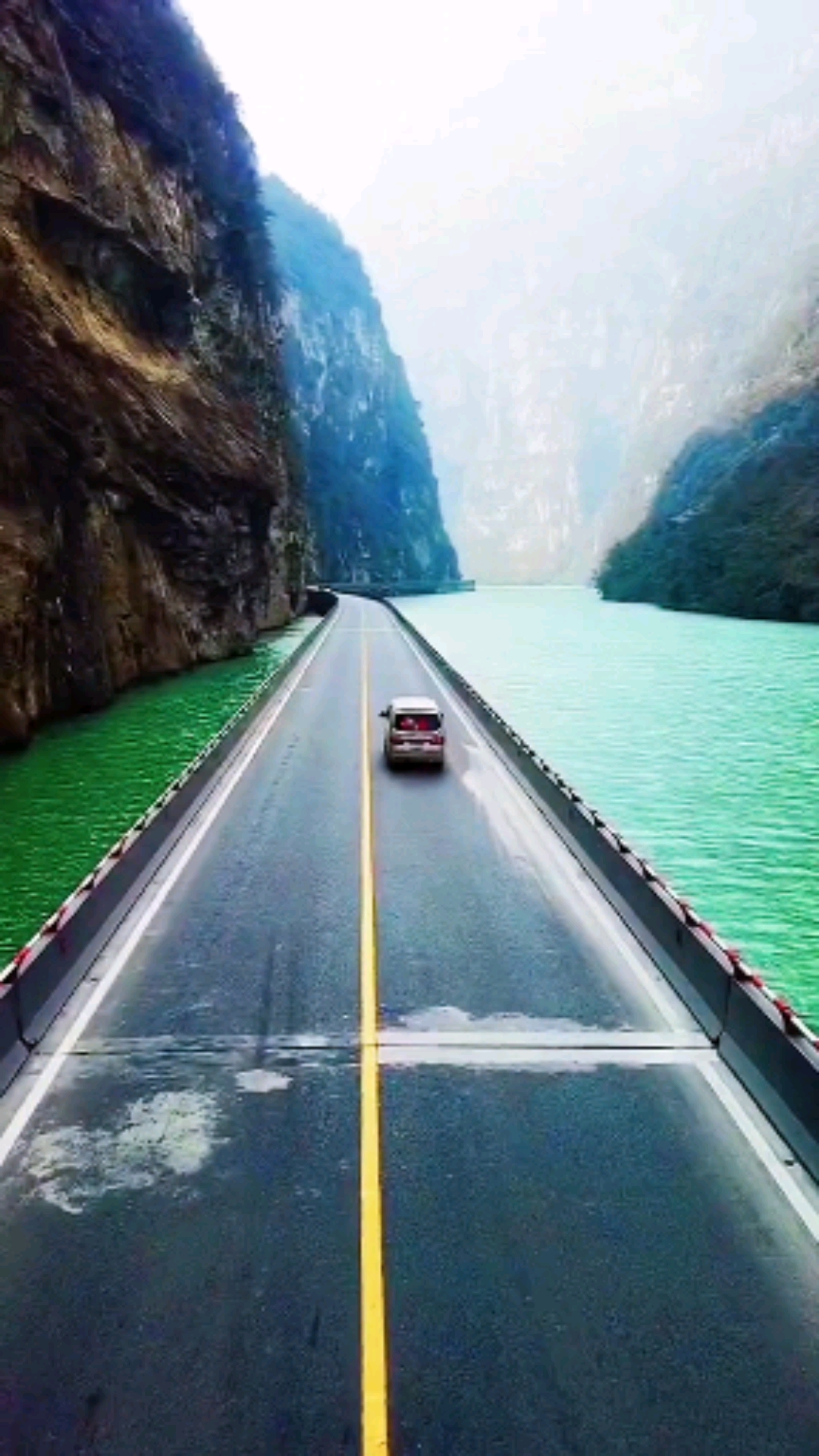 金口河大峡谷#金口河大峡谷最美的不只是山,还有这条水上公路