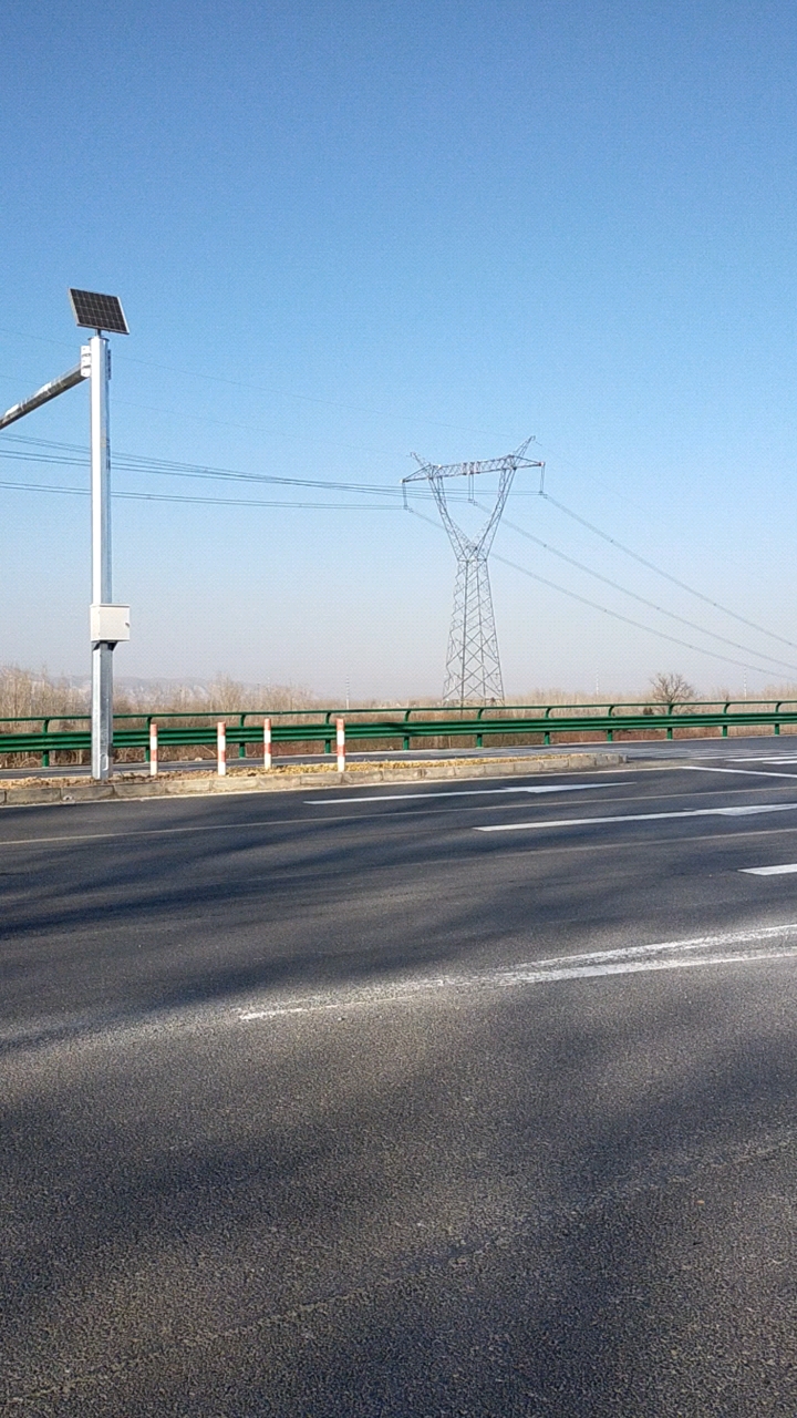 保定市西三环北延安大线快速通道丁字路口满城区要庄乡境内