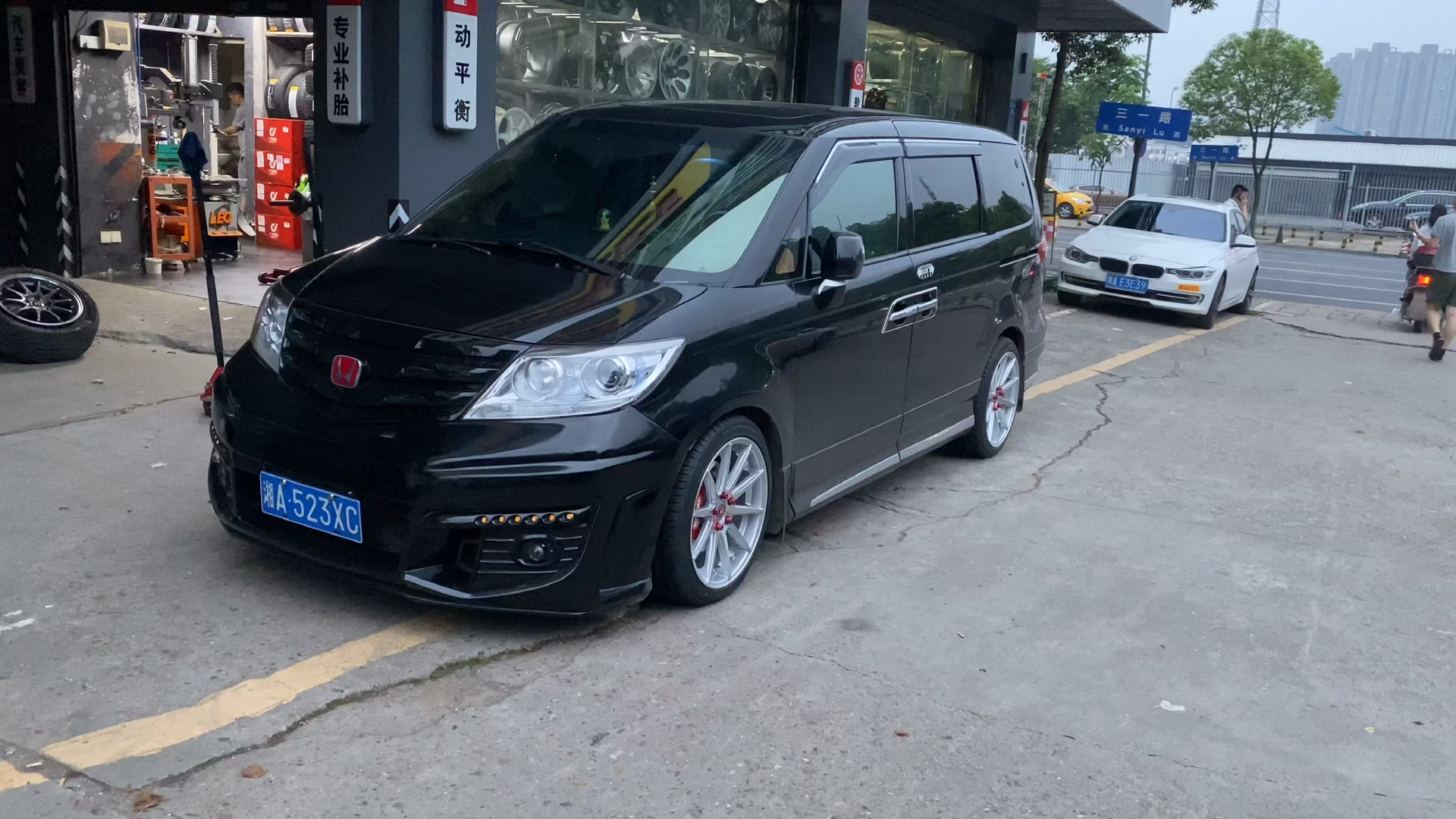 轮毂轮胎改装升级本田艾力绅轮毂轮胎改装升级22545r19