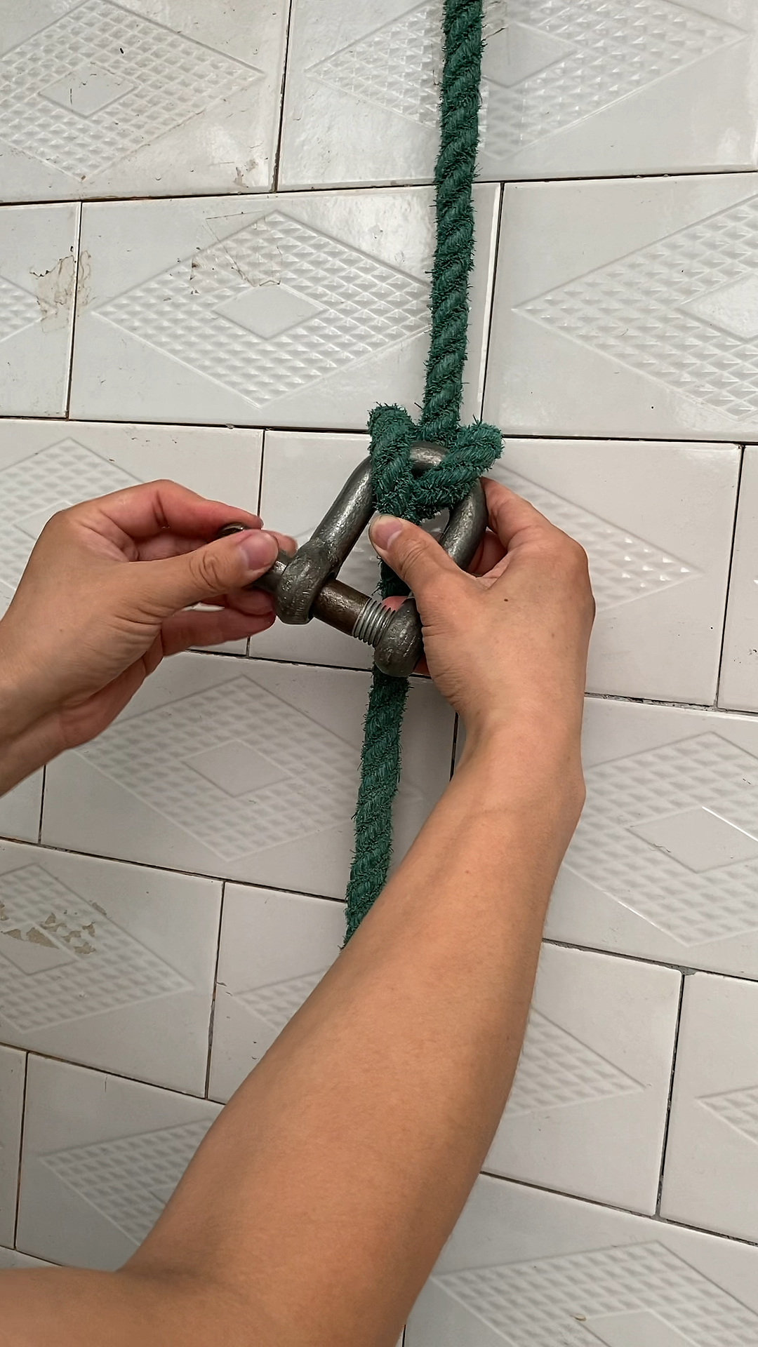 蜘蛛人下降结又叫意大利半扣