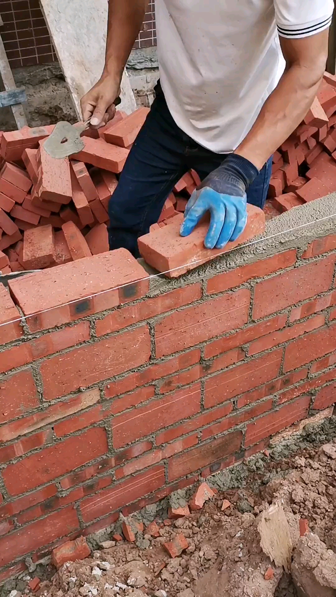 专业师傅砌砖