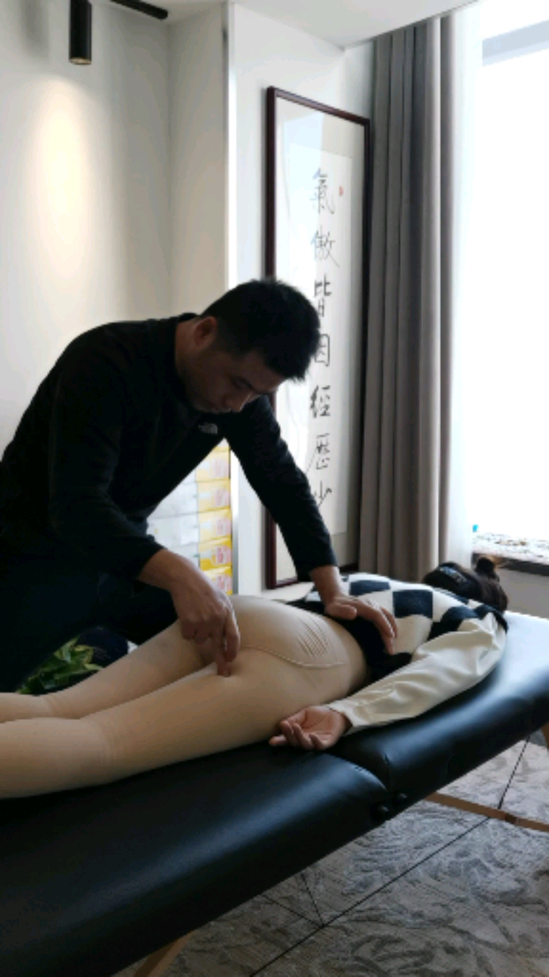 沈阳朋友骶髂关节推拿调理视频实录