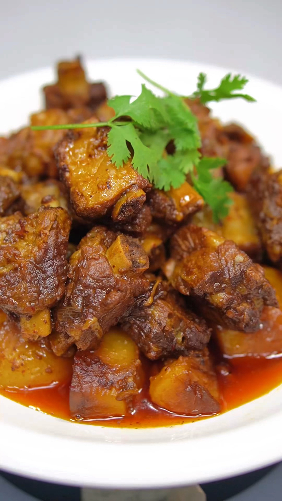 美食#排骨压土豆,一道特别好吃的压锅菜,做起来非常简单