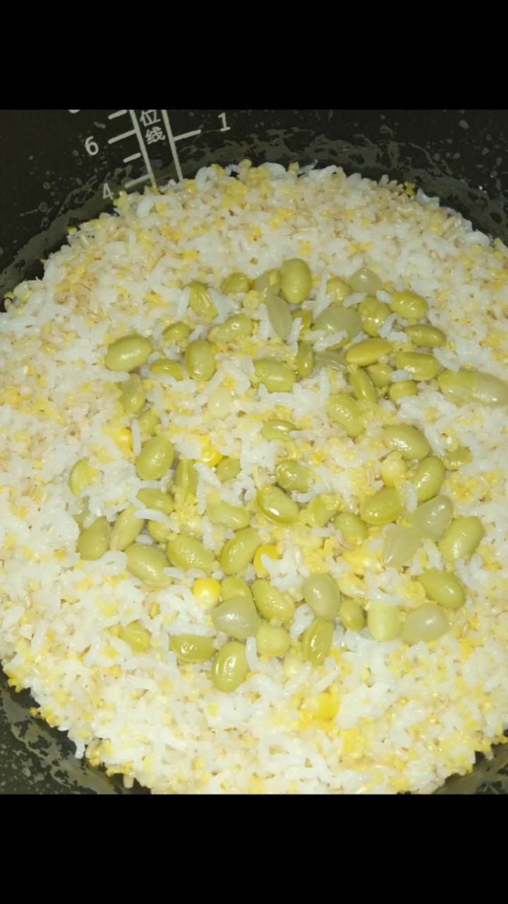 该减肥了#今天煮的减脂饭,加了新鲜的黄豆,玉米,还有玉米渣,非常健康