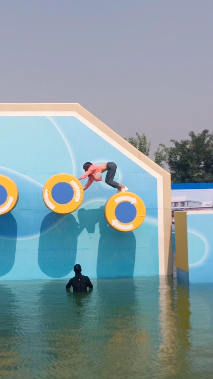 小姐姐闯关身材火爆都曝光了还好兴奋