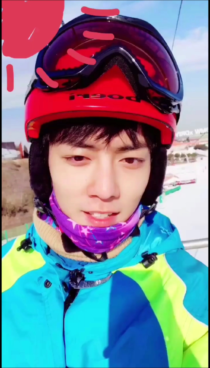肖战#2017年12月,肖战和朋友去滑雪,肖兔子的兴趣爱好很广泛
