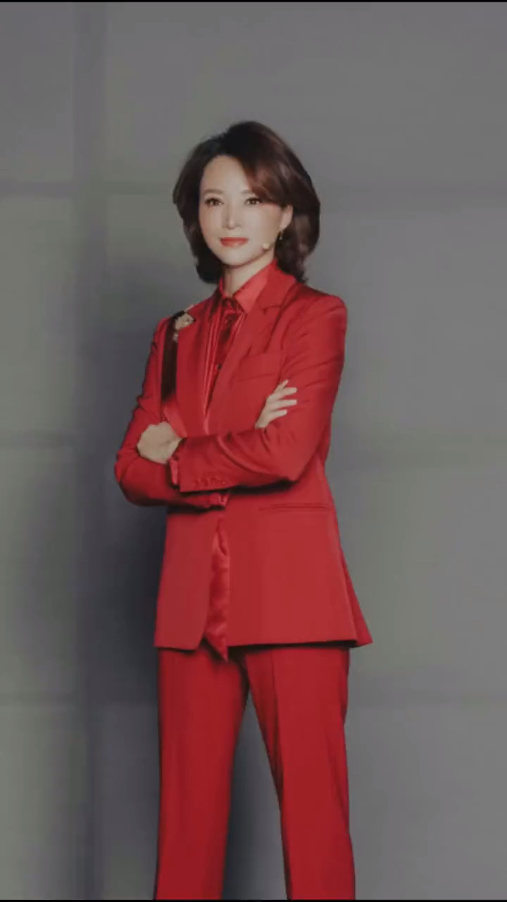 董卿优雅知性的董卿对话儒雅绅士的康辉相互欣赏惺惺相惜