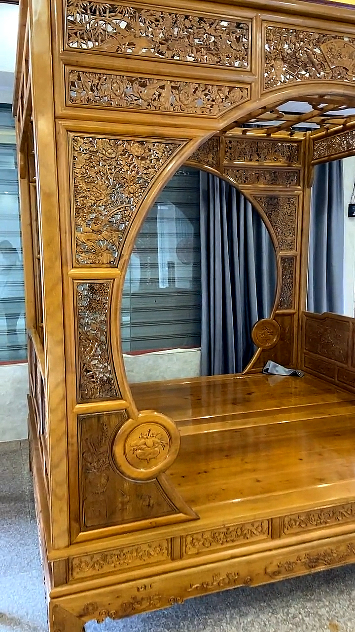 古典红木家具#金丝楠木架子床,又叫月洞床!-度小视