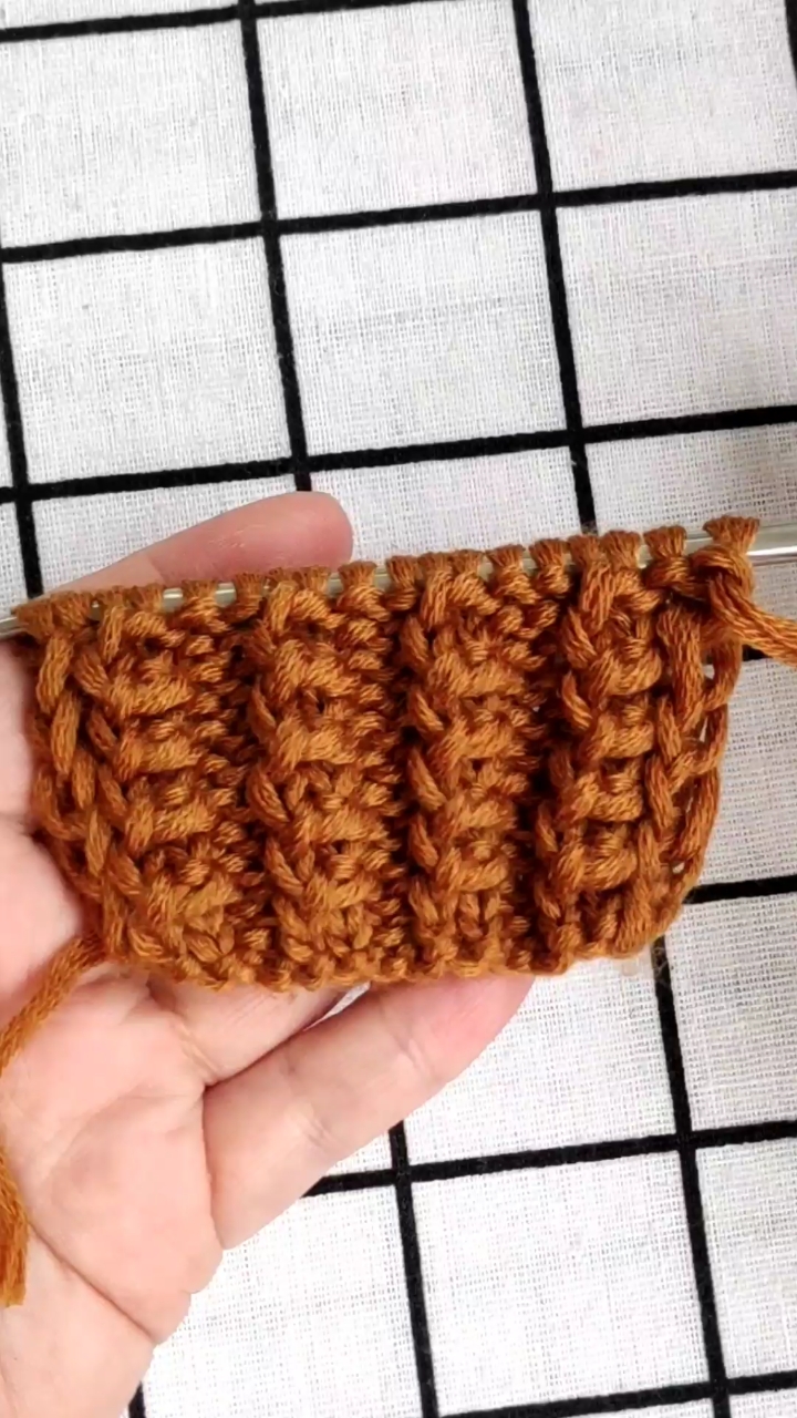 手工编织毛衣#条纹玉米花编织教程,4针2行一个花型-度小视