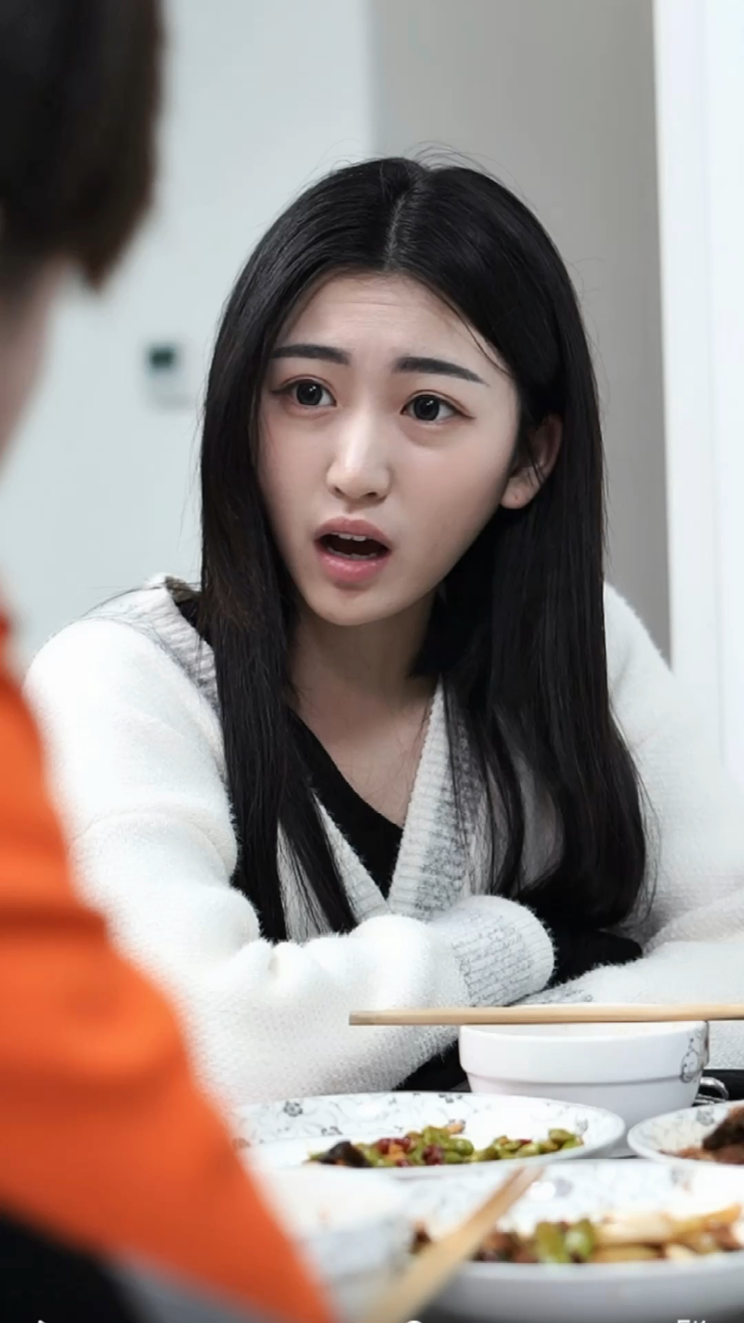 你永远无法叫醒一个装睡的人,就像你无法感动一个不爱你的人@诺宝吖