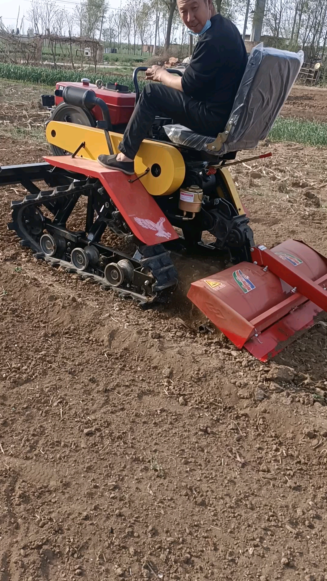 水旱两用多功能乘坐式微耕机