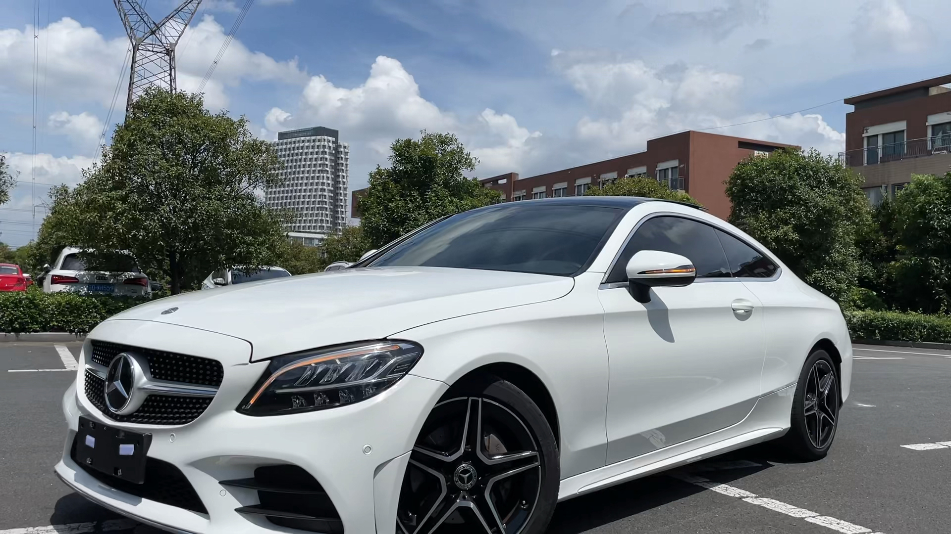 奔驰c轿跑感觉奔驰c级太低调那这个两门轿跑怎么样