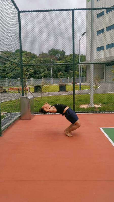 鲤鱼打挺鲤鱼打挺示范从简单到直腰练习