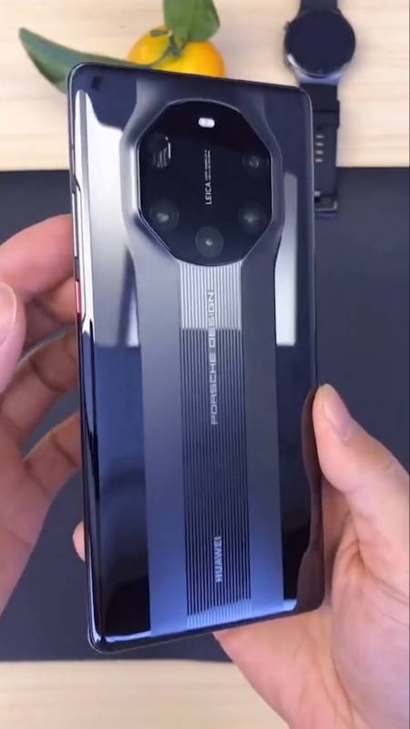 华为mate40保时捷设计版本,这出场音乐听着就霸气