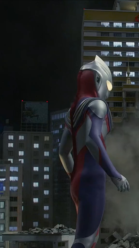 迪迦小帅哥转身那一刻,我心都化了,感受到了巨大的安全感