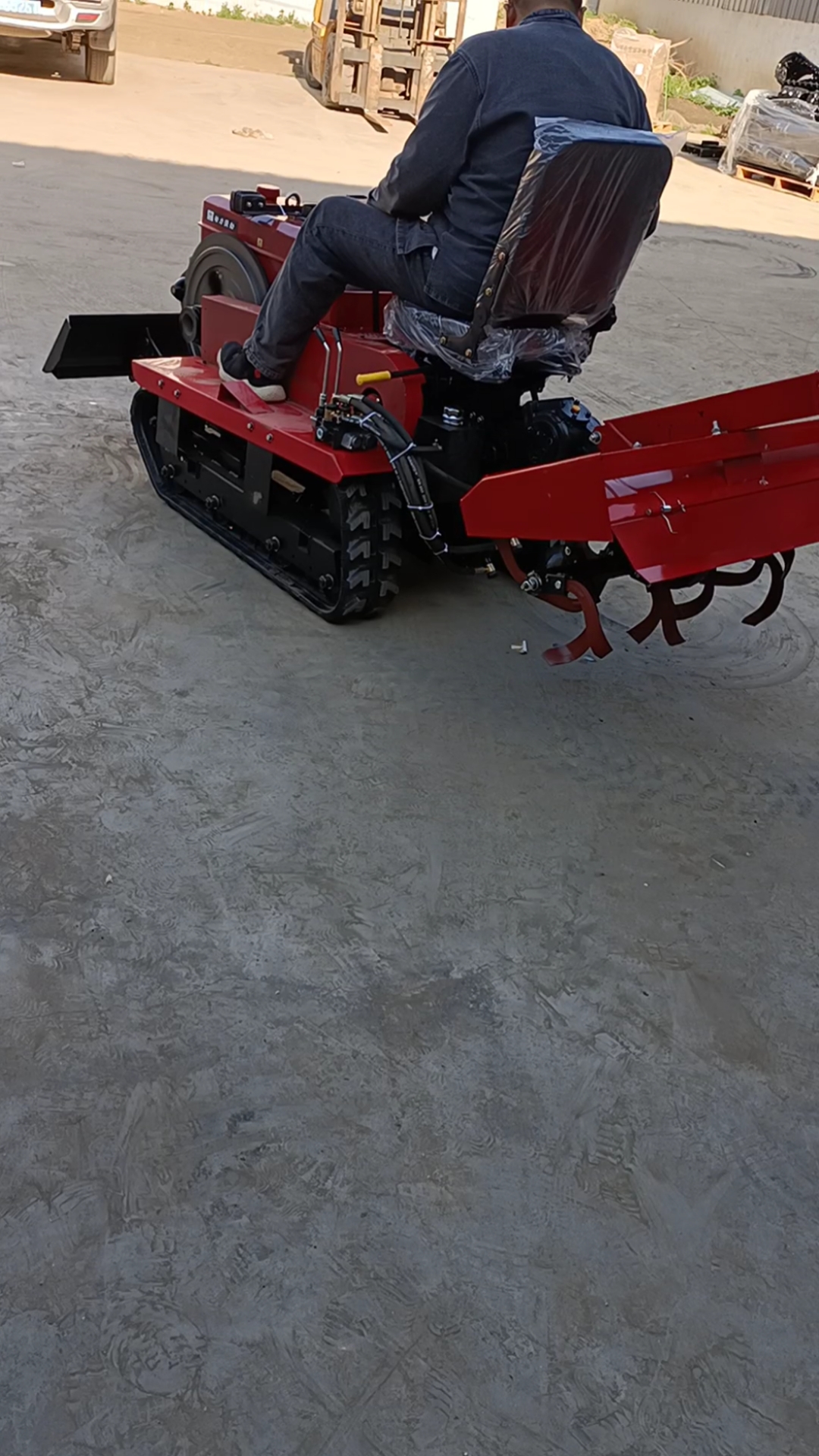 履带式微耕机试机,客户来厂