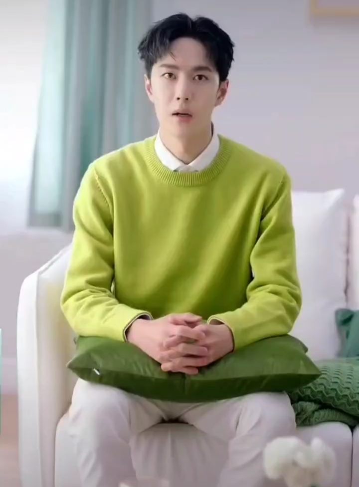 王一博#绿色衣服的啵啵,太清新可爱帅气了