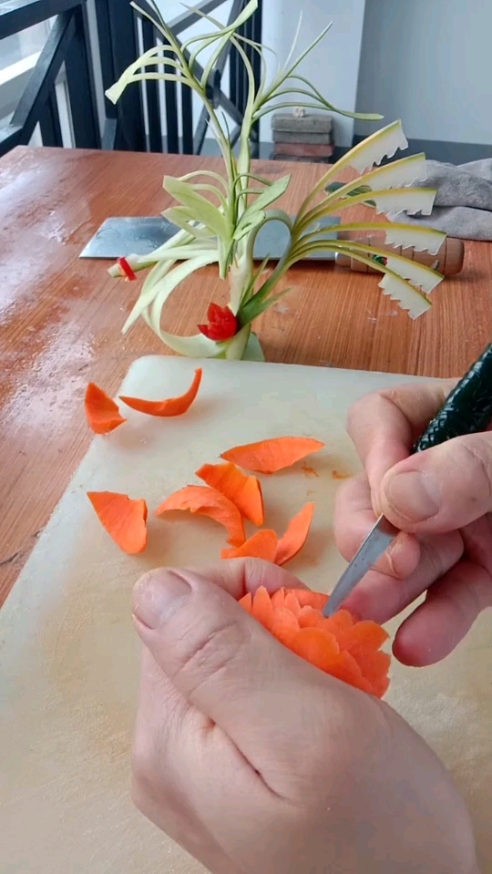 牡丹花萝卜雕刻步骤图片
