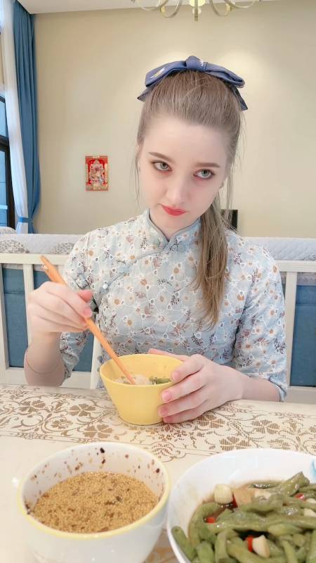 2021-09-307755本本和阿丽娜133.47万粉丝  关注给自己捧香香了565.