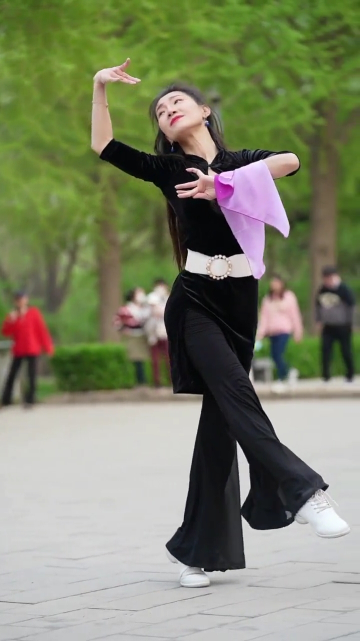 最美广场舞#小红老师优美的独舞!举手投足皆柔美!