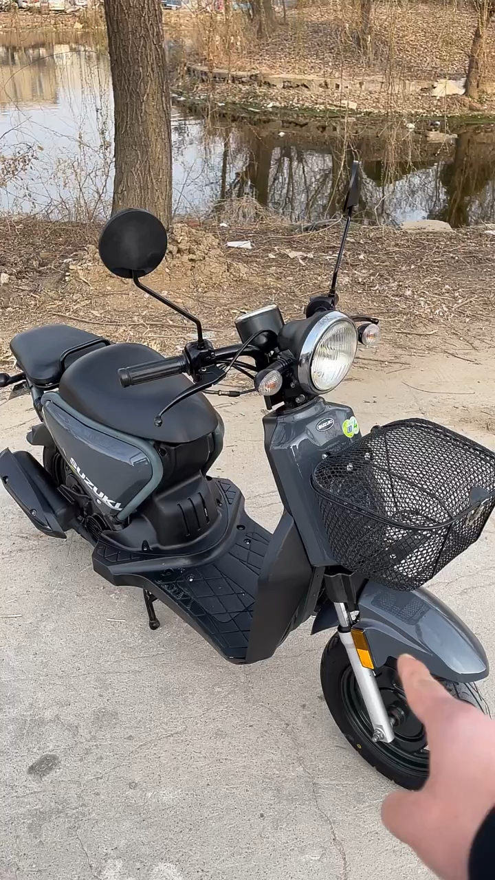 轻骑铃木小鹿!喜欢机车的朋友们关注一下!