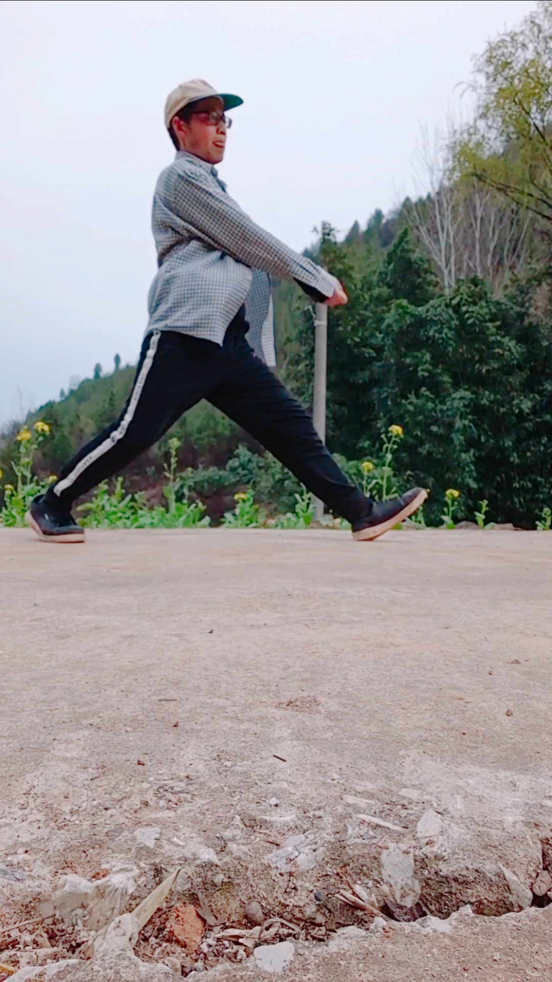 我跳舞时最快乐#大步向前走,这架势?