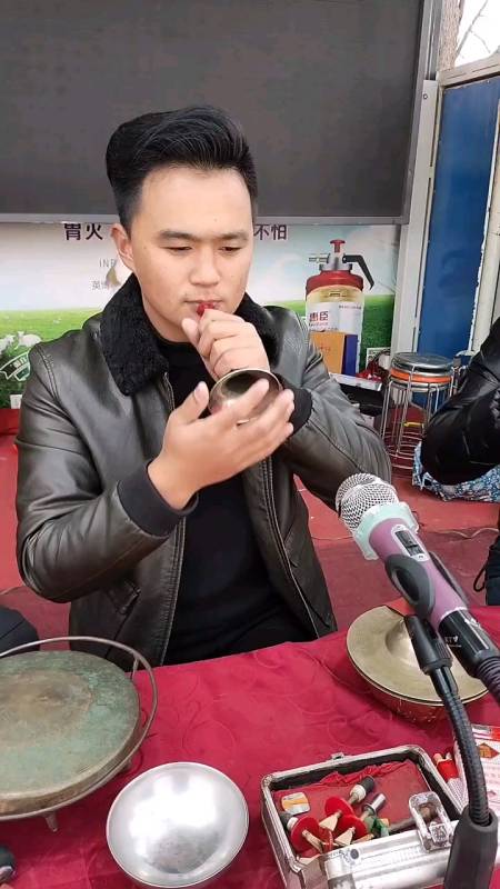 田聪聪不愧是豫东年轻唢呐王,吹的就是好-全民小视频
