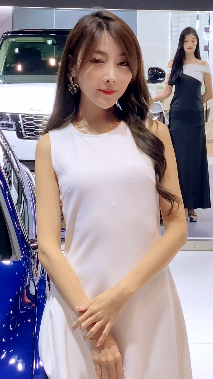 美女车模无锡太湖国际车展捷豹车模小姐姐你们喜欢吗