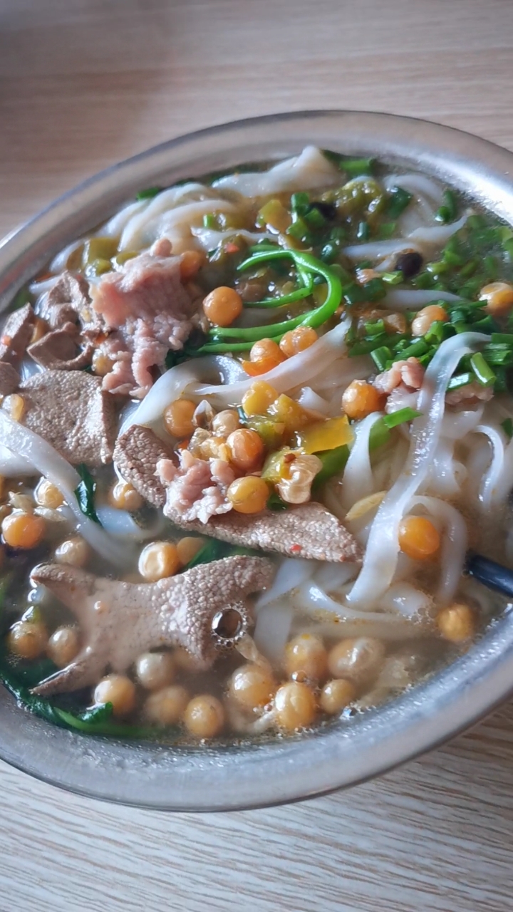 #深夜放毒#还有美味营养的鲜肉煮粉