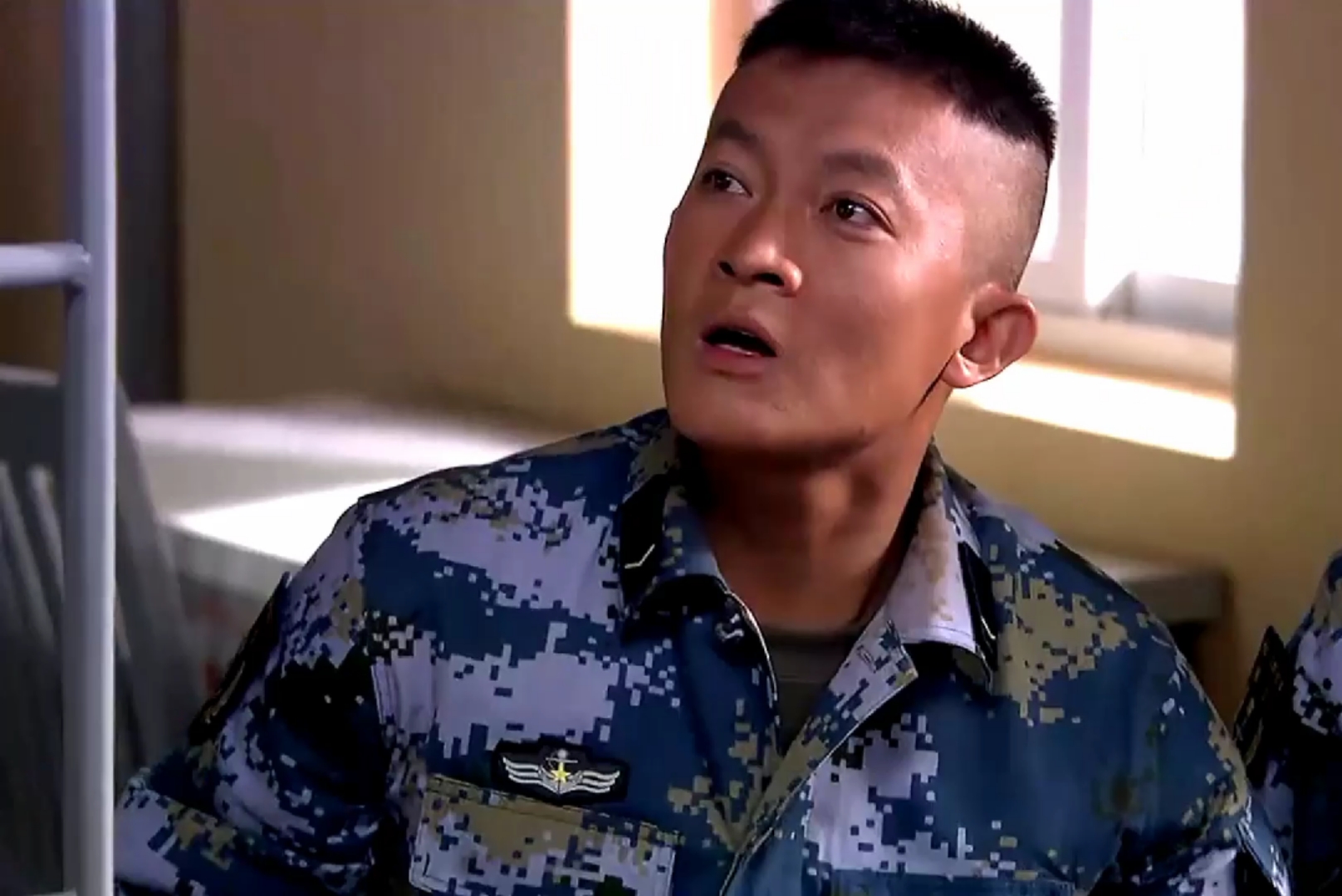 火蓝刀锋#第5集论情商口才混社会,销售神才蒋小鱼从没怕过谁