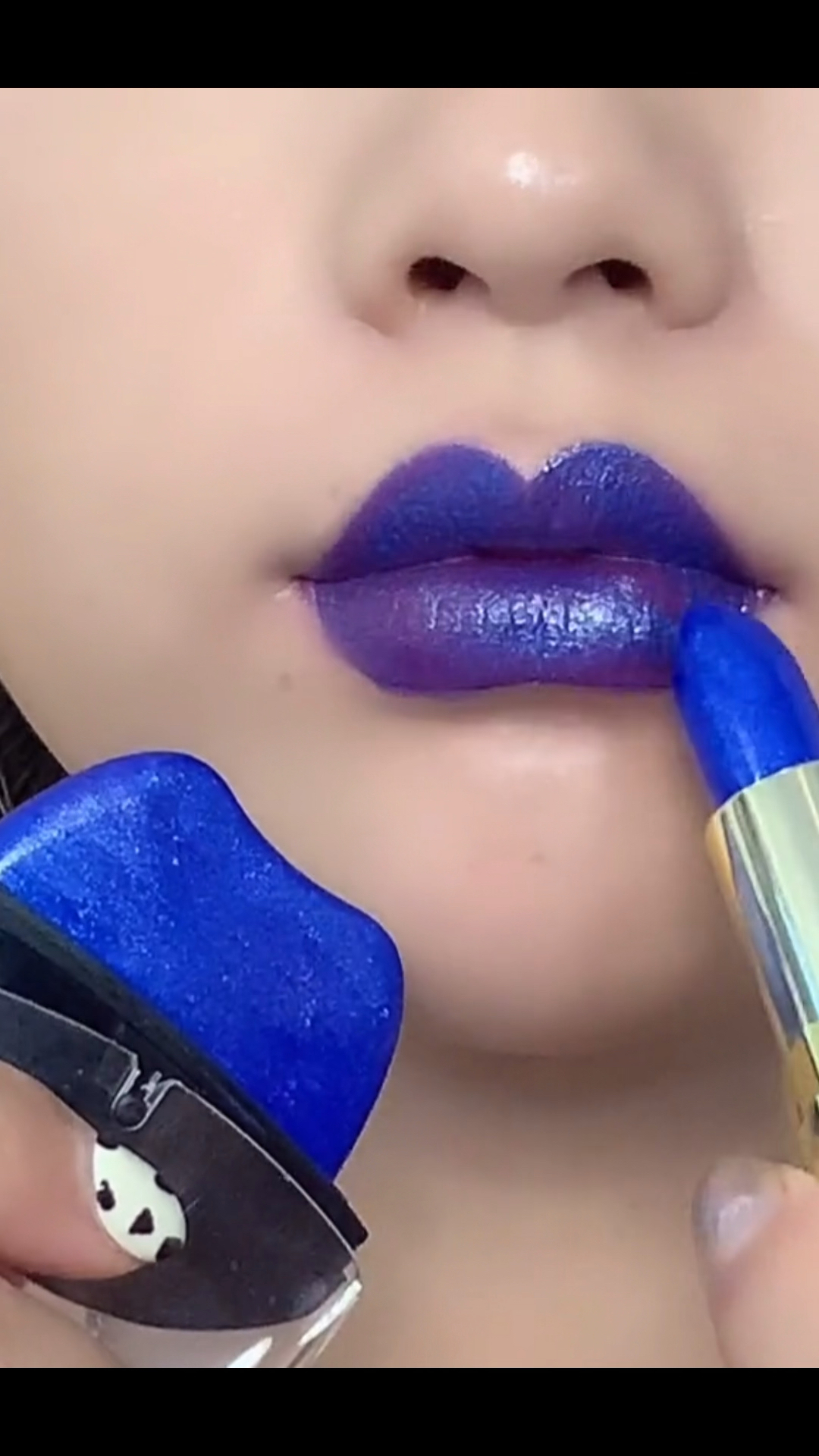 蓝色妖姬口红,一款会变色的口红,爱了爱了