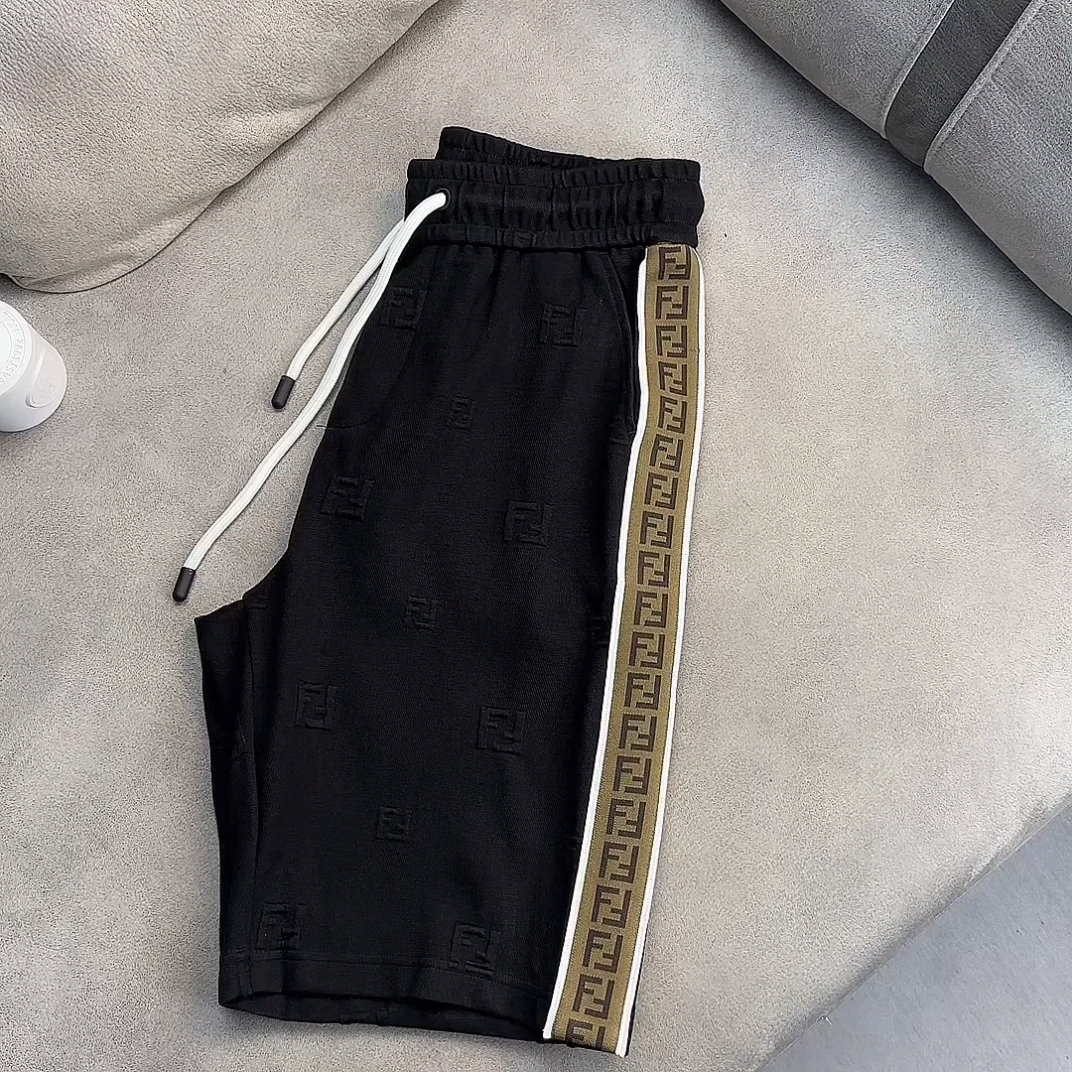 芬迪休闲运动裤开箱实录,侧边条纹设计凸显时尚品格追求